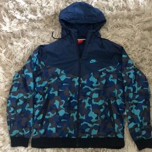 Nike Men’s XL Camo Windbreaker
